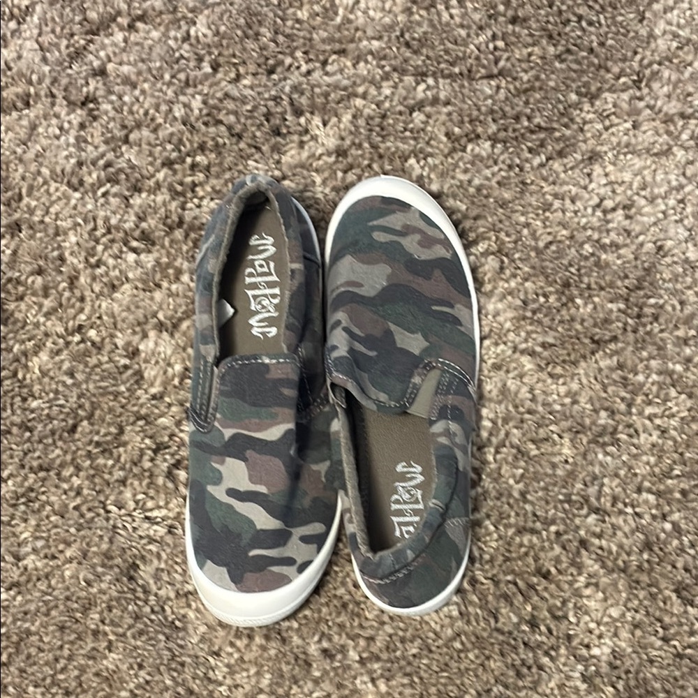 Camo style slip-on